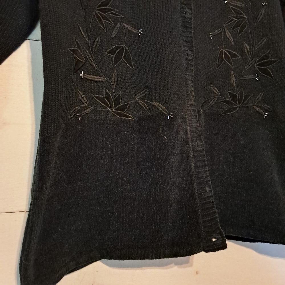 Vintage Jenny Women's Size Large Black Floral Embroidered Button Front Cardigan - Picture 4 of 8